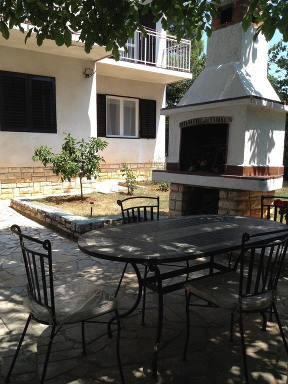 Villa Rosa With Yard And Children'S Playground Tar-Vabriga 部屋 写真