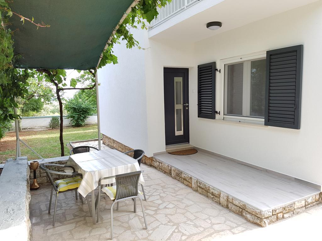 Villa Rosa With Yard And Children'S Playground Tar-Vabriga エクステリア 写真
