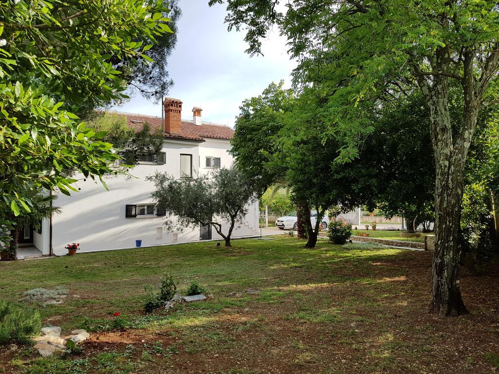 Villa Rosa With Yard And Children'S Playground Tar-Vabriga エクステリア 写真