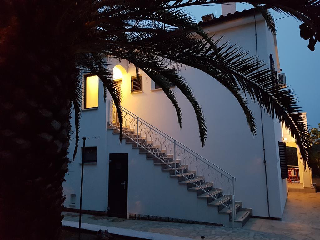 Villa Rosa With Yard And Children'S Playground Tar-Vabriga エクステリア 写真